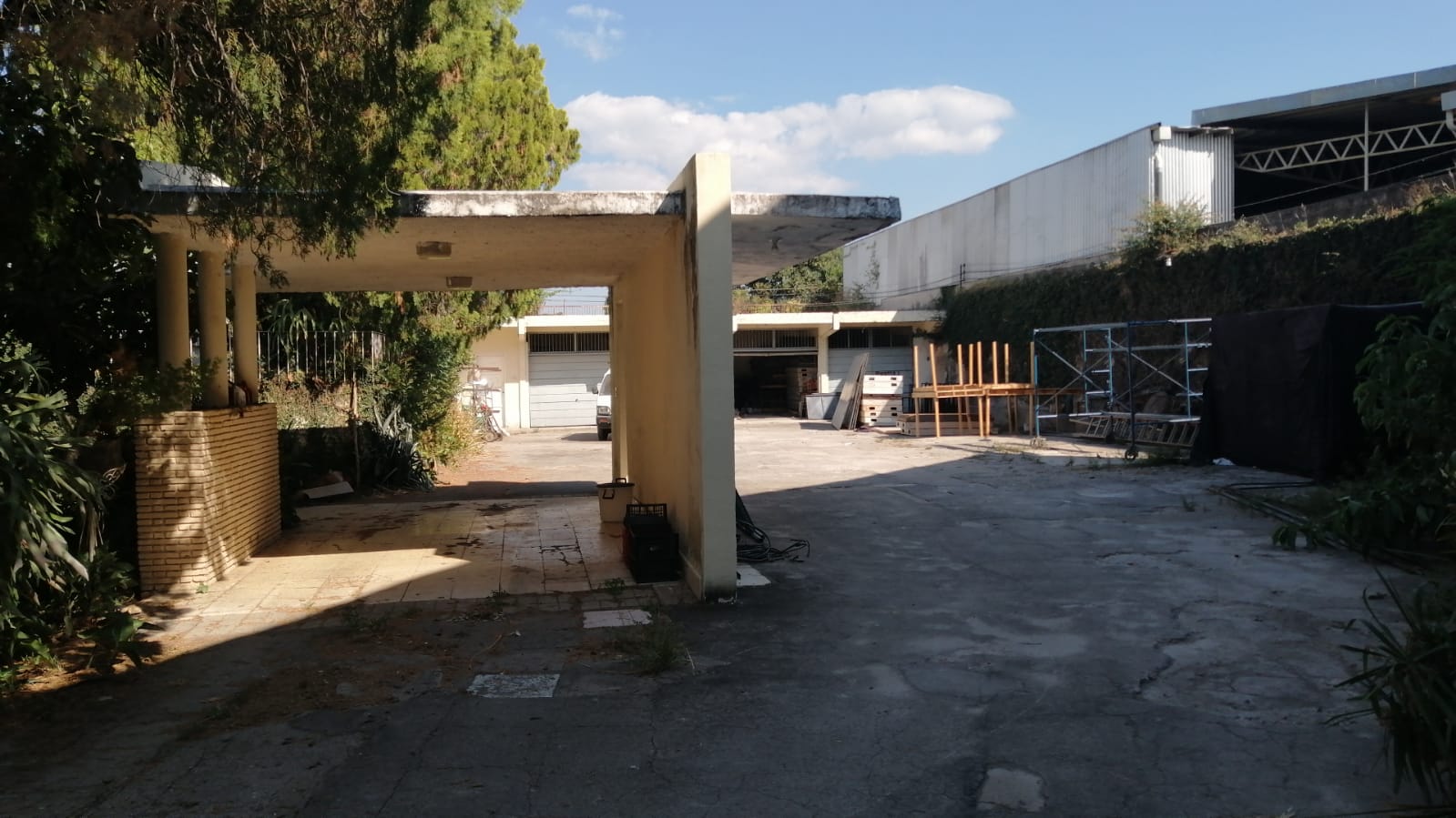Multi-Commercial Opportunity in Santa Ana – Ideal for Business Strategic location for offices, clinics, restaurants, events, and more. Also functions as a home. - Image 6