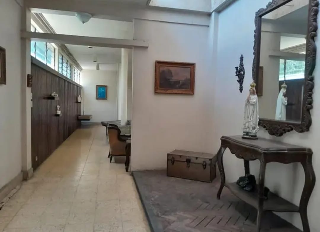 Multi-Commercial Opportunity in Santa Ana – Ideal for Business Strategic location for offices, clinics, restaurants, events, and more. Also functions as a home. - Image 4