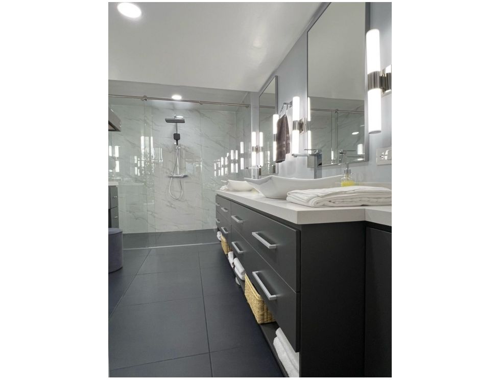 Gorgeous 3 Bedroom Condo in El poblado - Image 9