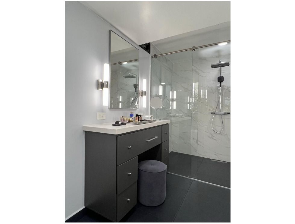 Gorgeous 3 Bedroom Condo in El poblado - Image 2
