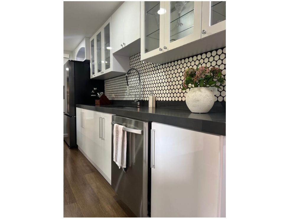 Gorgeous 3 Bedroom Condo in El poblado - Image 4