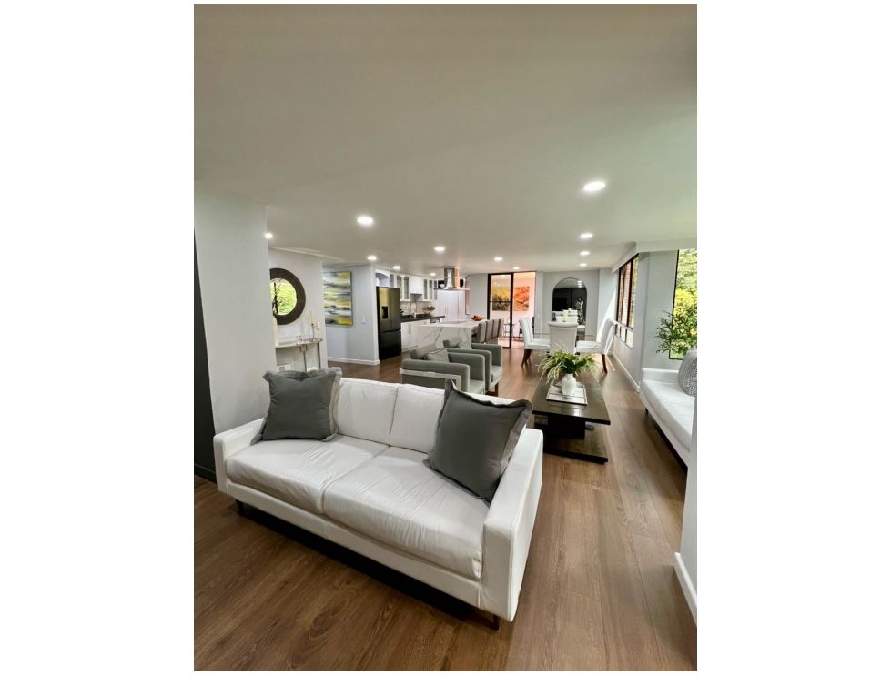 Gorgeous 3 Bedroom Condo in El poblado - Image 11