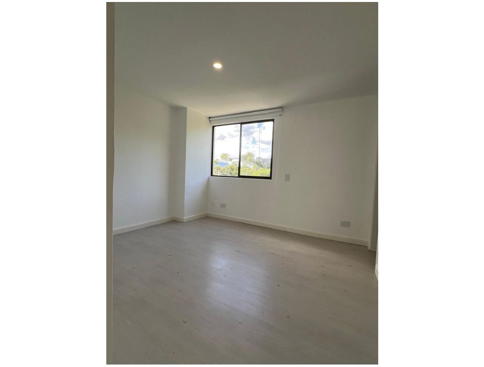 4 Bed Condo Balsos Poblado - Image 4