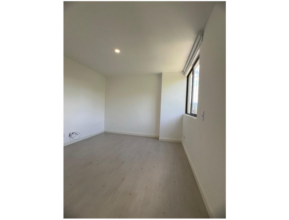 4 Bed Condo Balsos Poblado