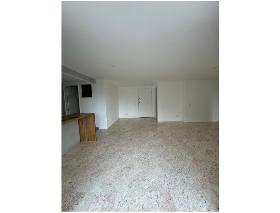 4 Bed Condo Balsos Poblado - Image 3