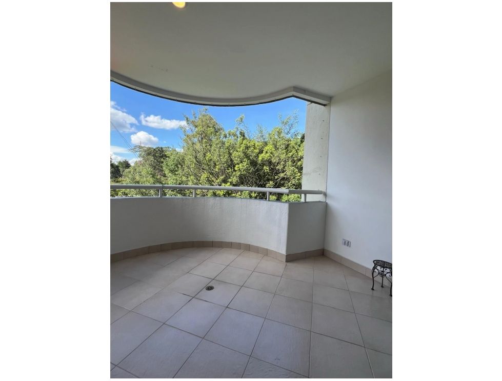 4 Bed Condo Balsos Poblado - Image 5