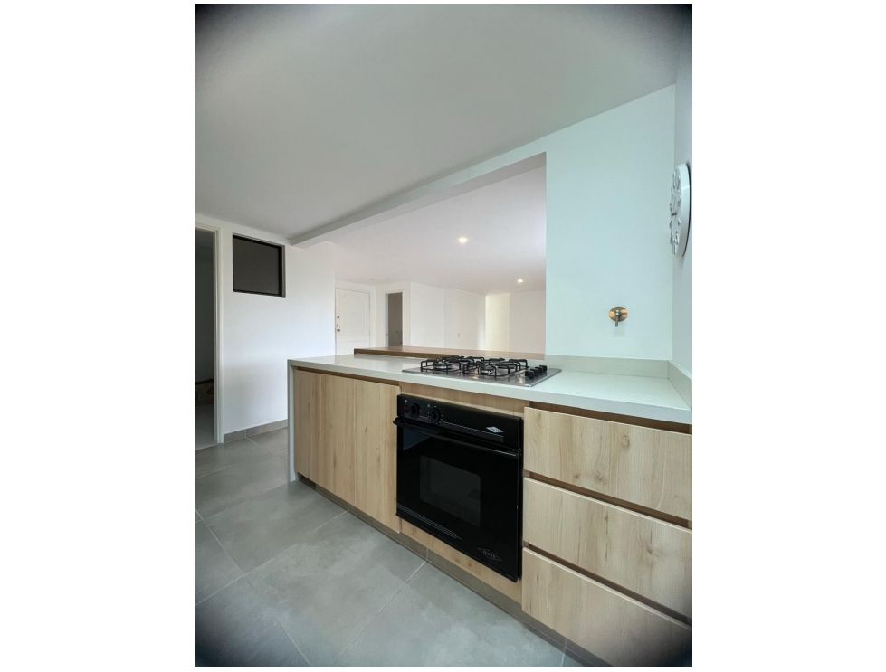 4 Bed Condo Balsos Poblado - Image 8