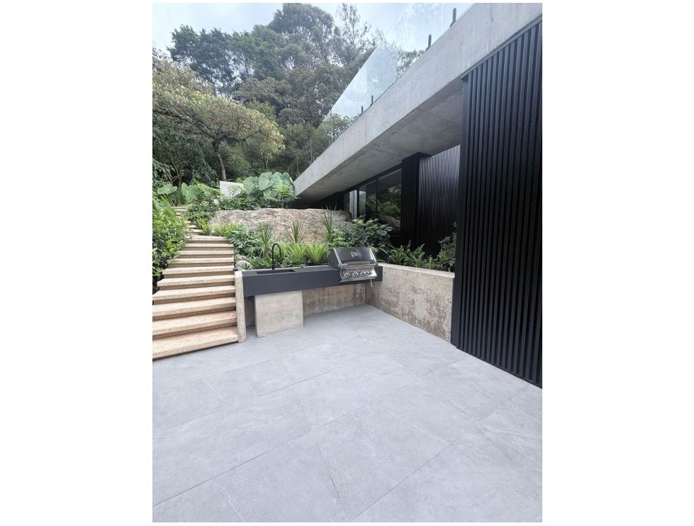 Luxury in the higher ups of El Poblado - Image 3
