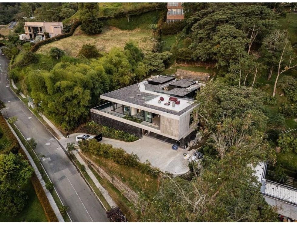 Luxury in the higher ups of El Poblado - Image 16