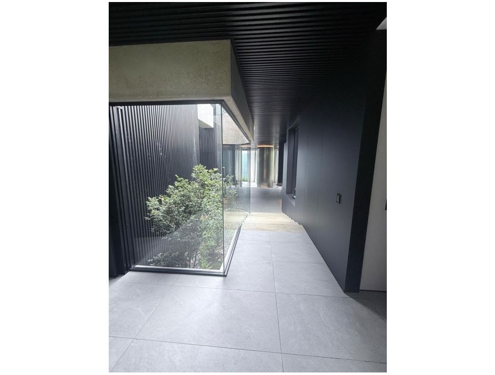 Luxury in the higher ups of El Poblado - Image 5