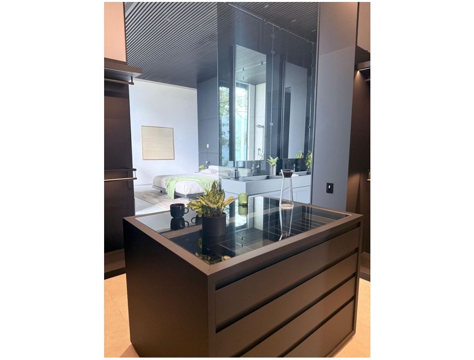 Luxury in the higher ups of El Poblado - Image 8