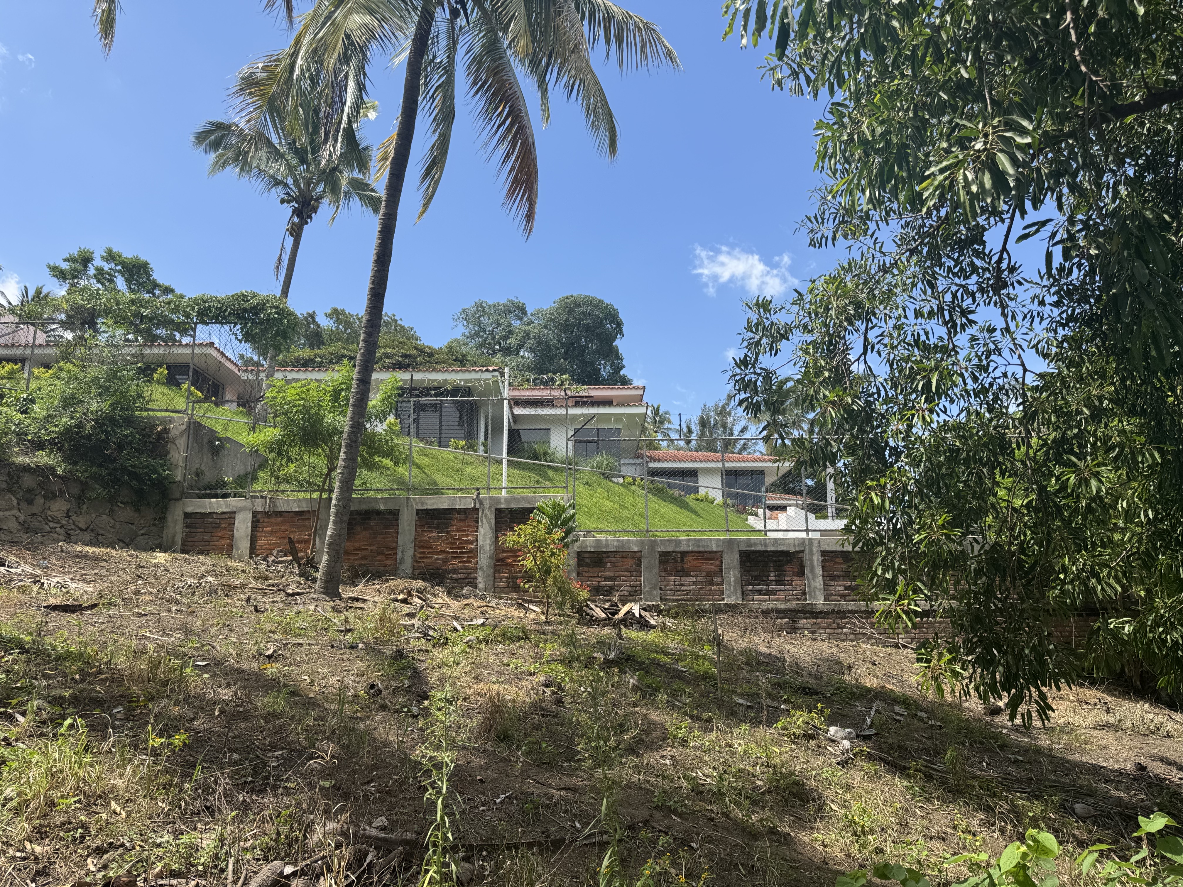 Coatepeque Lakefront - Thumbnail 3