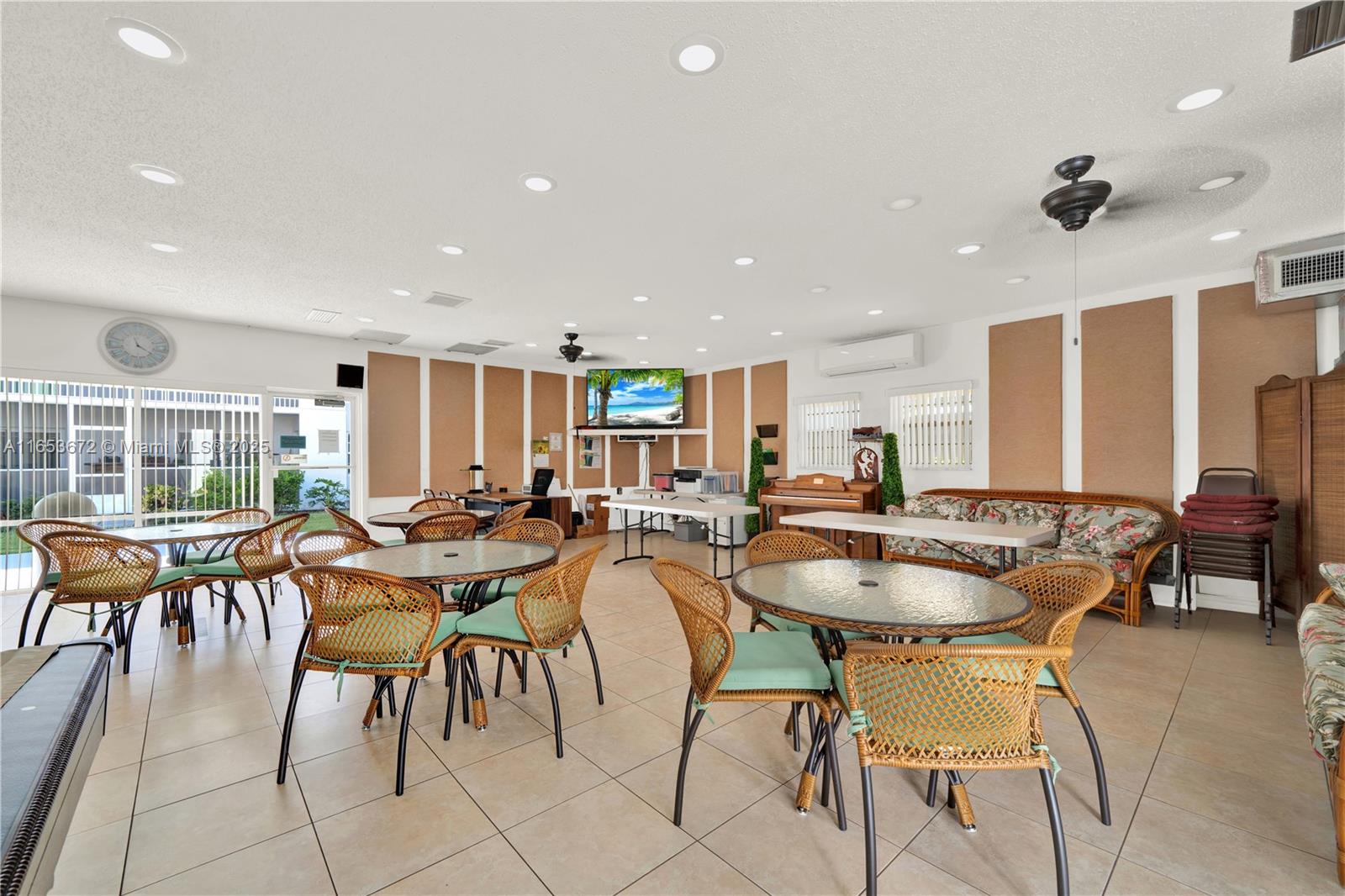 Florida Coastal Corner Condo with Modern Upgrades – Steps from the Intracoastal! - Thumbnail 14