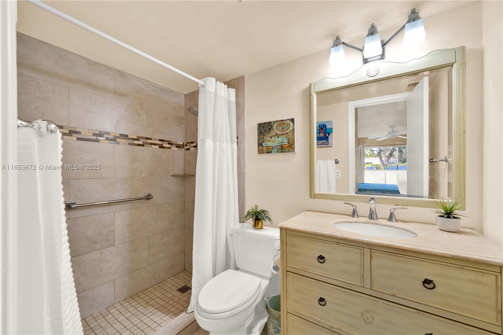 Florida Coastal Corner Condo with Modern Upgrades – Steps from the Intracoastal! - Thumbnail 12