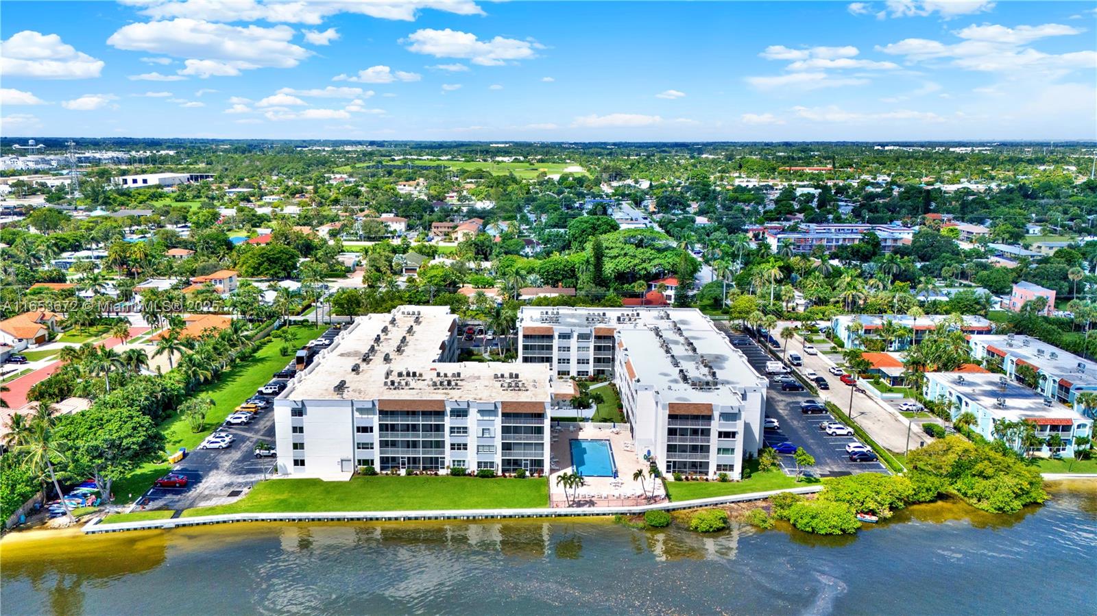 Florida Coastal Corner Condo with Modern Upgrades – Steps from the Intracoastal! - Thumbnail 13