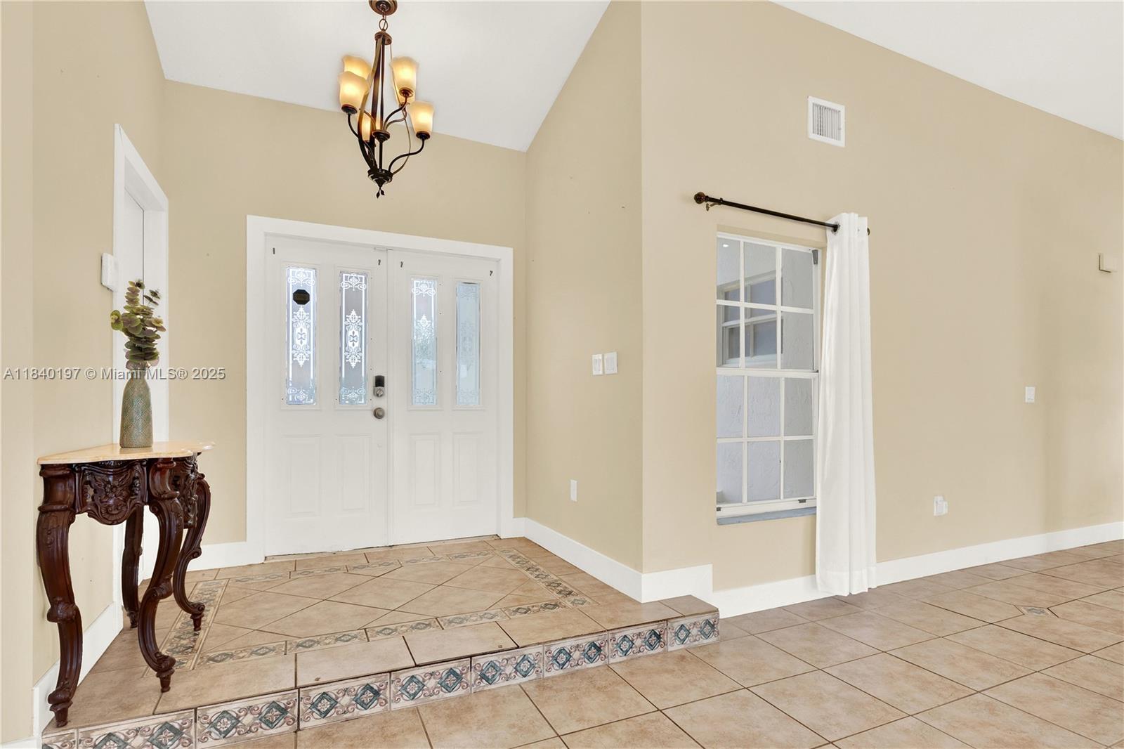 Spacious Redland Home in Florida on 1/2 Acre with Pool, No HOA, and Room for All Your Toys - Thumbnail 9