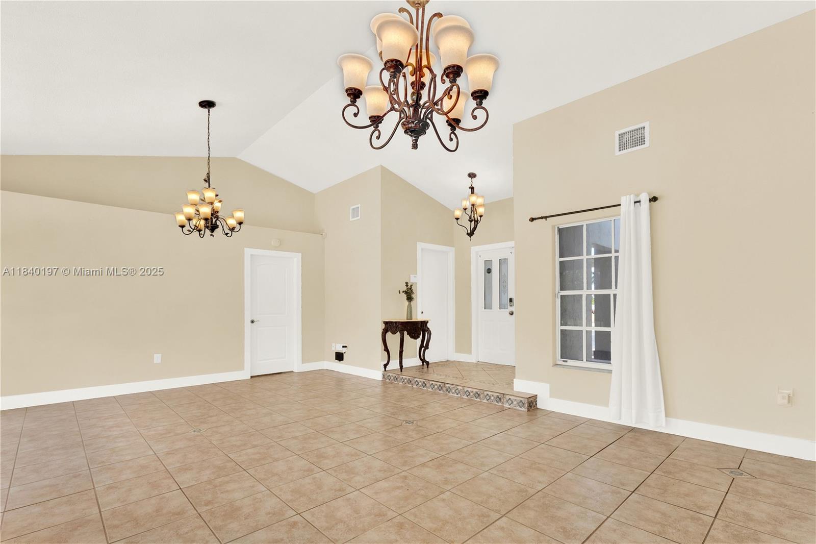 Spacious Redland Home in Florida on 1/2 Acre with Pool, No HOA, and Room for All Your Toys - Thumbnail 11