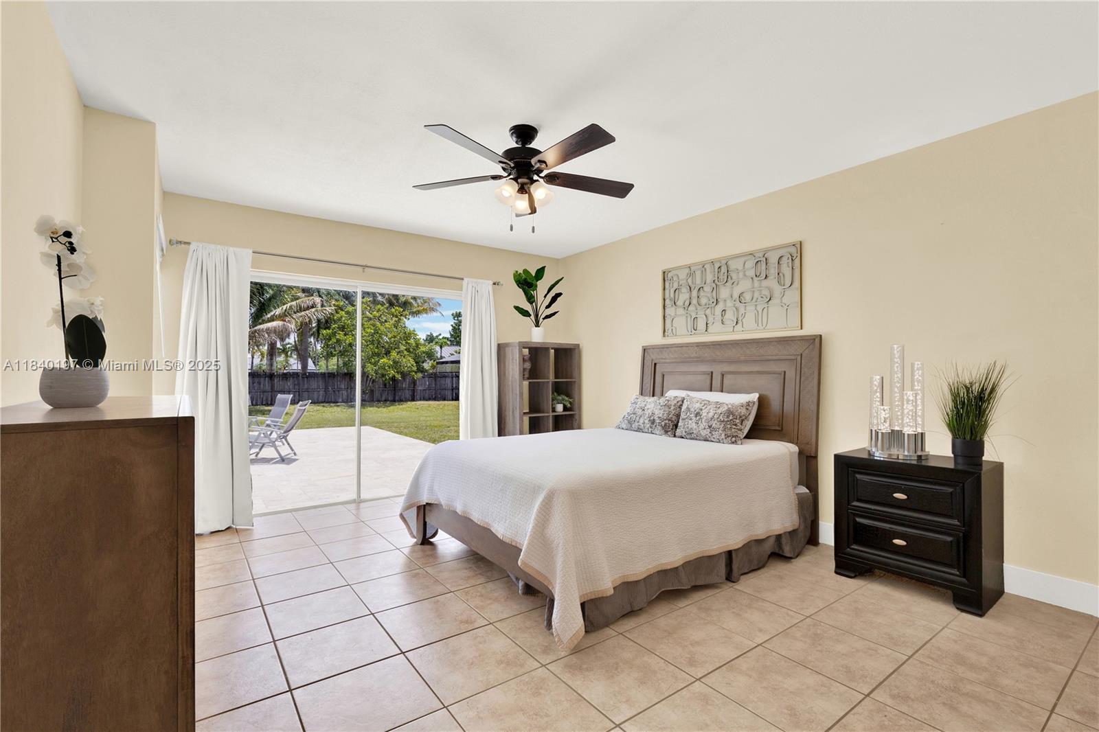 Spacious Redland Home in Florida on 1/2 Acre with Pool, No HOA, and Room for All Your Toys - Thumbnail 6