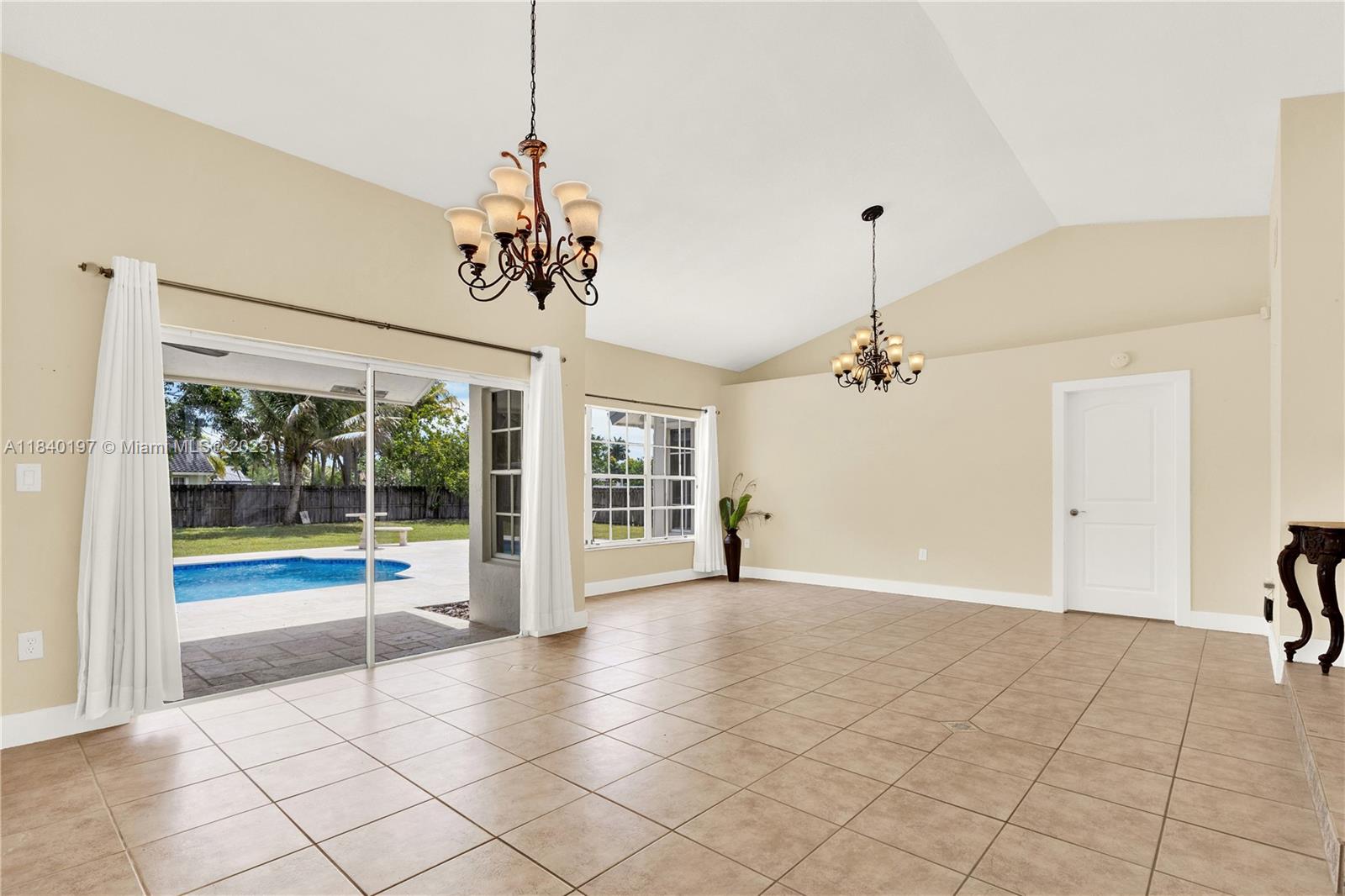 Spacious Redland Home in Florida on 1/2 Acre with Pool, No HOA, and Room for All Your Toys - Thumbnail 10
