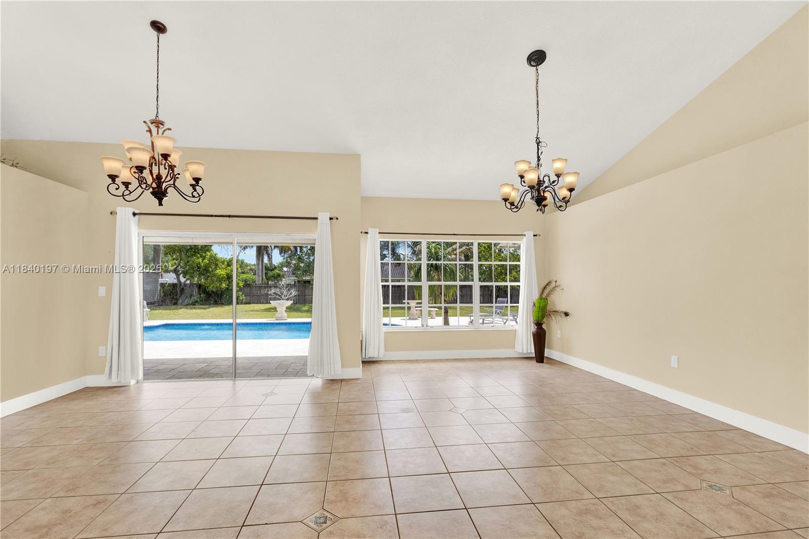 Spacious Redland Home in Florida on 1/2 Acre with Pool, No HOA, and Room for All Your Toys - Thumbnail 12