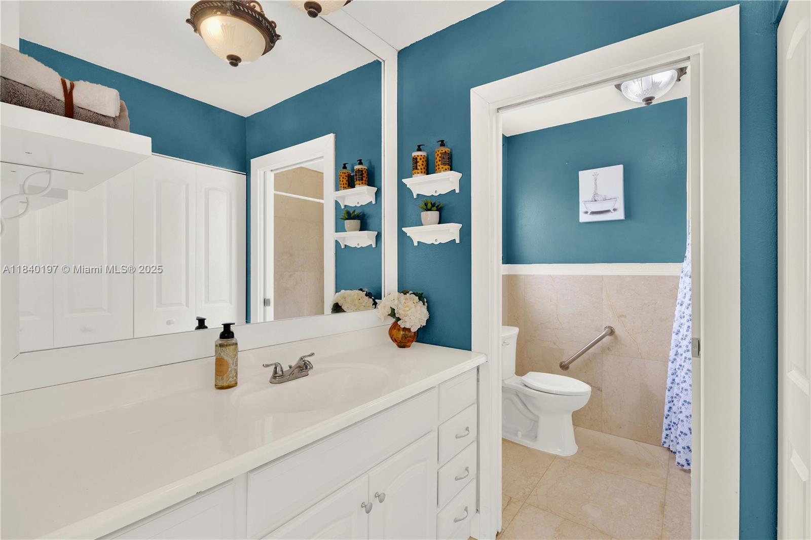 Spacious Redland Home in Florida on 1/2 Acre with Pool, No HOA, and Room for All Your Toys - Thumbnail 8