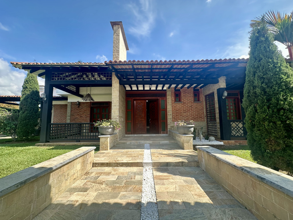 Beautiful Remodeled House in Las Mercedes – Jamundí, Valle del Cauca, Colombia