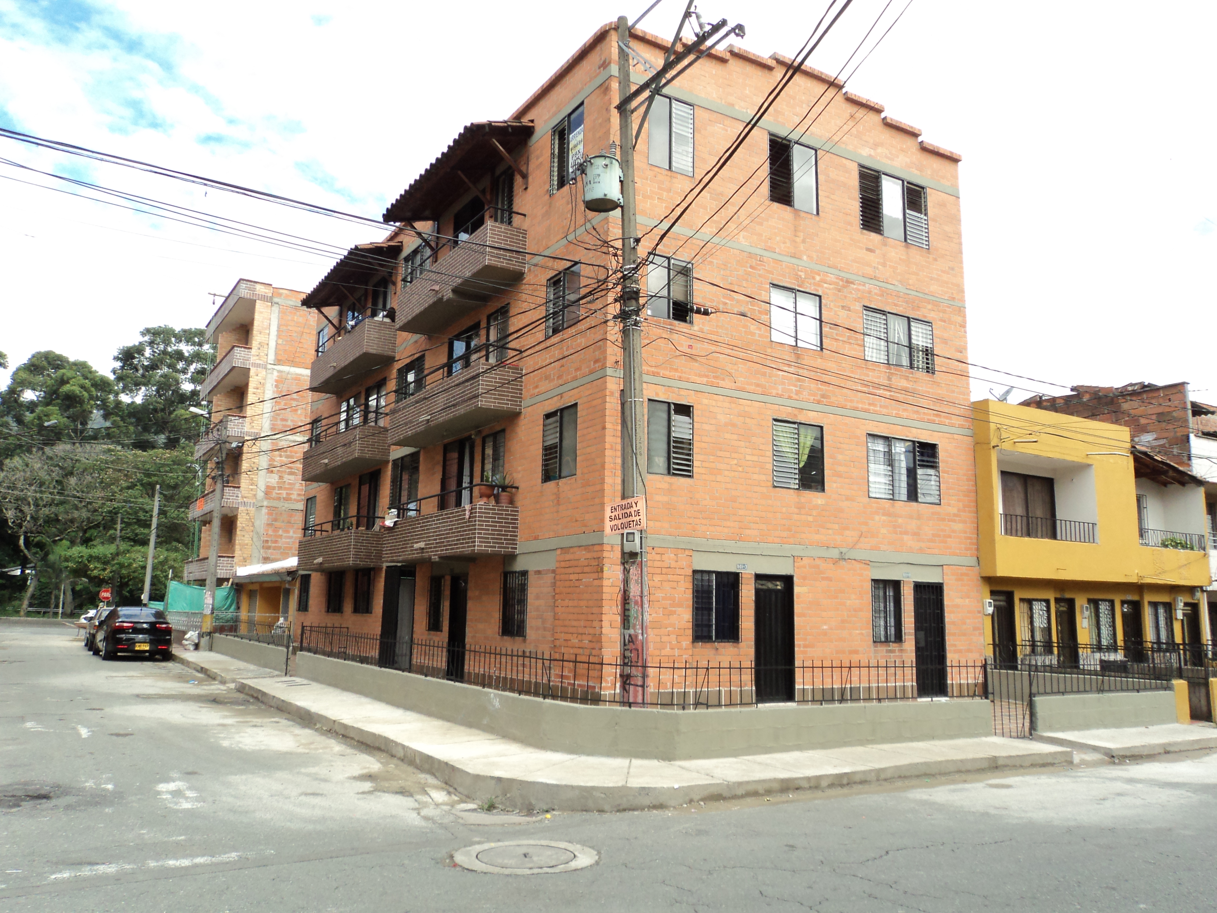 10 Unit Building in Medellin, Colombia - Thumbnail 2