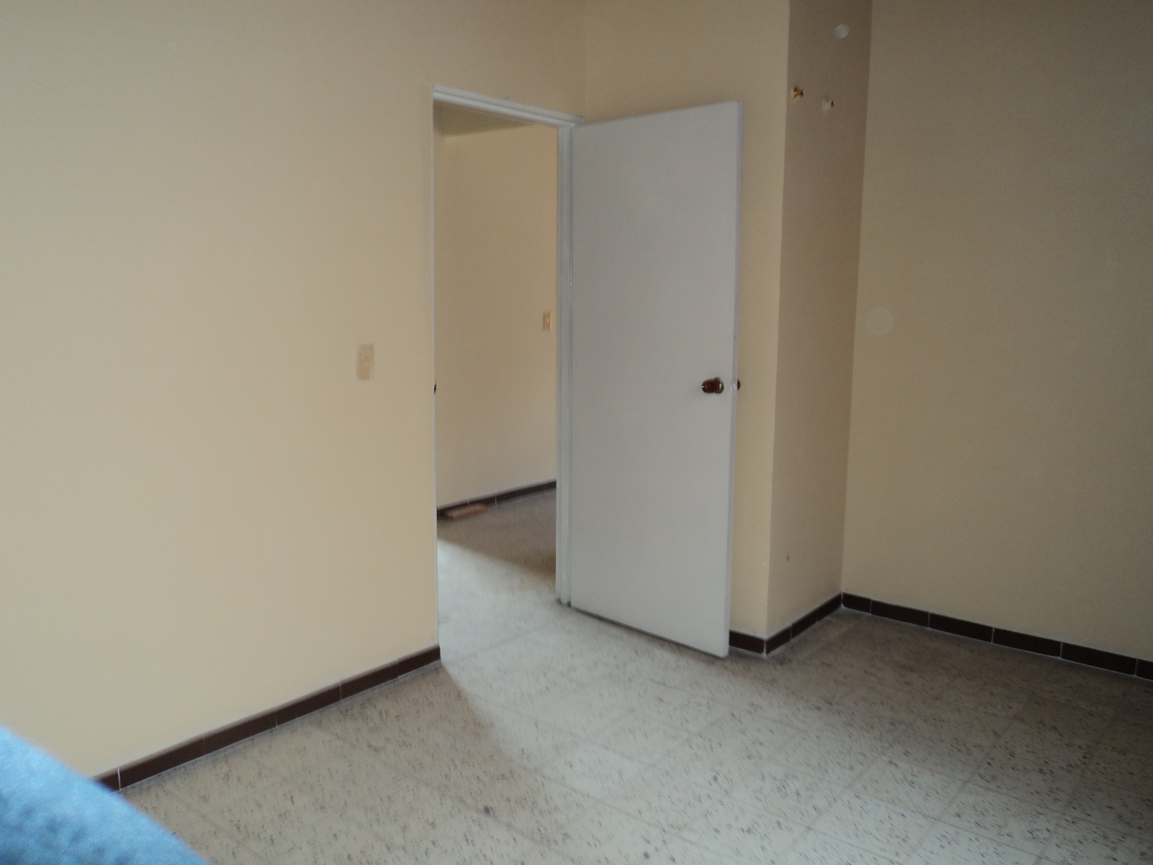 10 Unit Building in Medellin, Colombia - Thumbnail 9