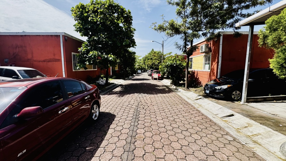 Recently Remodeled Home (Nuevo Lourdes, La Libertad, El Salvador)