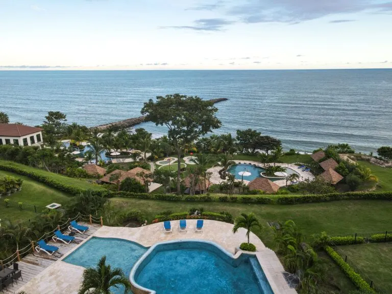2-Bedroom, 2-Bath Condo in Ensenada Beach Front Resort, San Carlos, Panama - Thumbnail 3