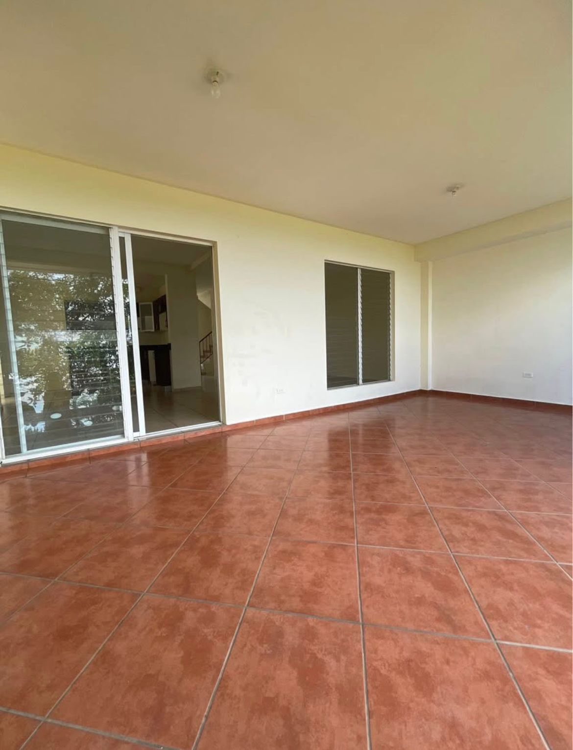Apartment with Panoramic Views in Torre Trè Lum – Col. La Mascota El Salvador - Thumbnail 6