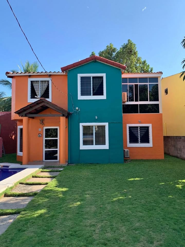 Rental – 5 Bedroom House in Condominio San Blas, La Libertad, El Salvador