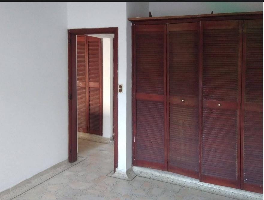Large House For Sale In Cali Colombia 8 Bedrooms 5 Bathrooms - Thumbnail 7