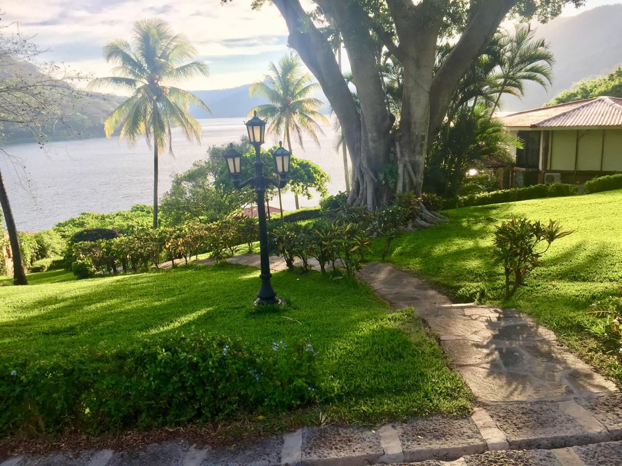Lakefront Estate with Multiple Homes, Pools & Private Docks – Lago de Coatepeque - El Salvador - Thumbnail 7