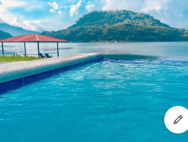 Lakefront Estate with Multiple Homes, Pools & Private Docks – Lago de Coatepeque - El Salvador - Thumbnail 11
