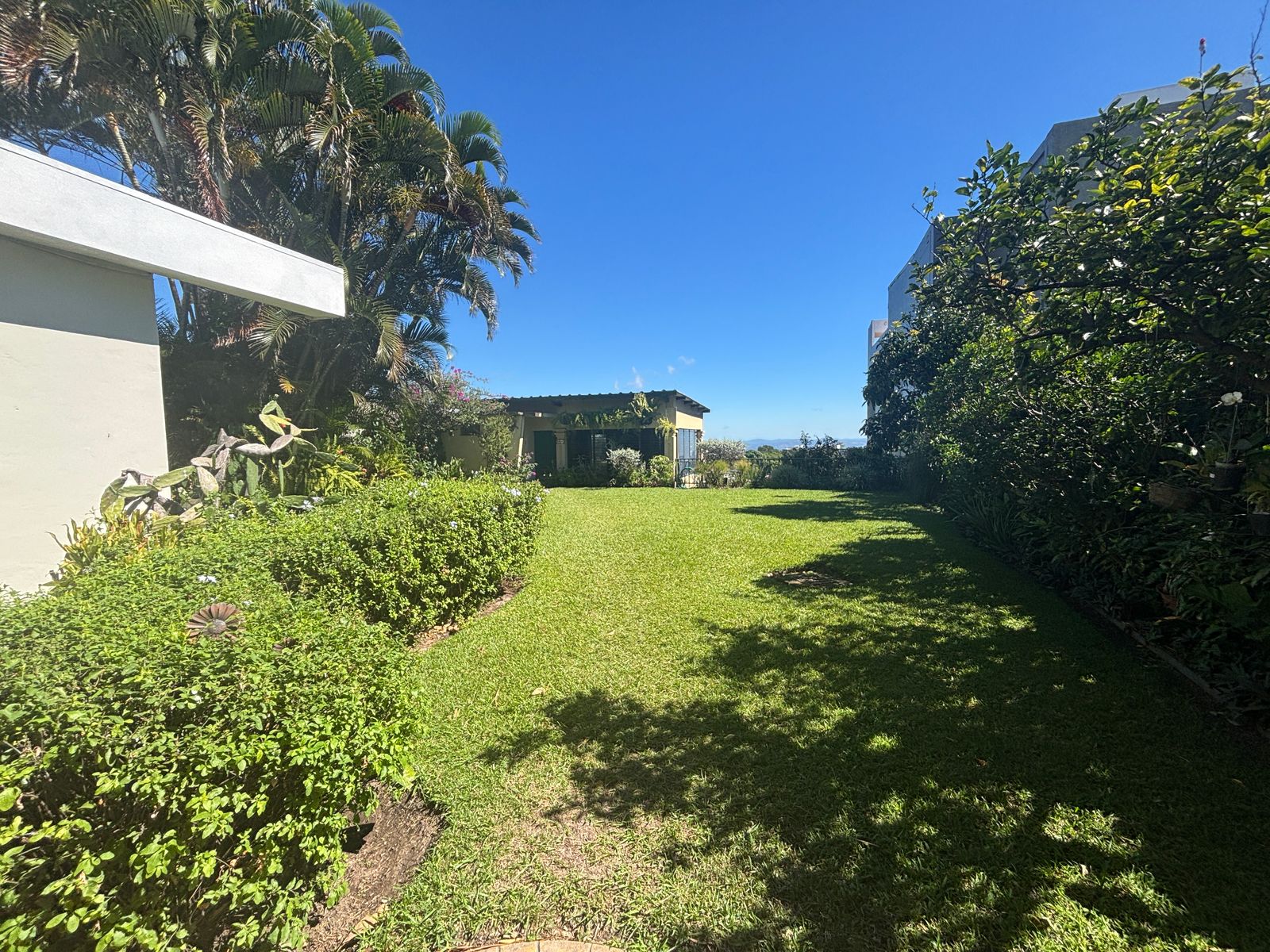 Spacious 4-Bedroom House with Mirador – For Rent in San Salvador
