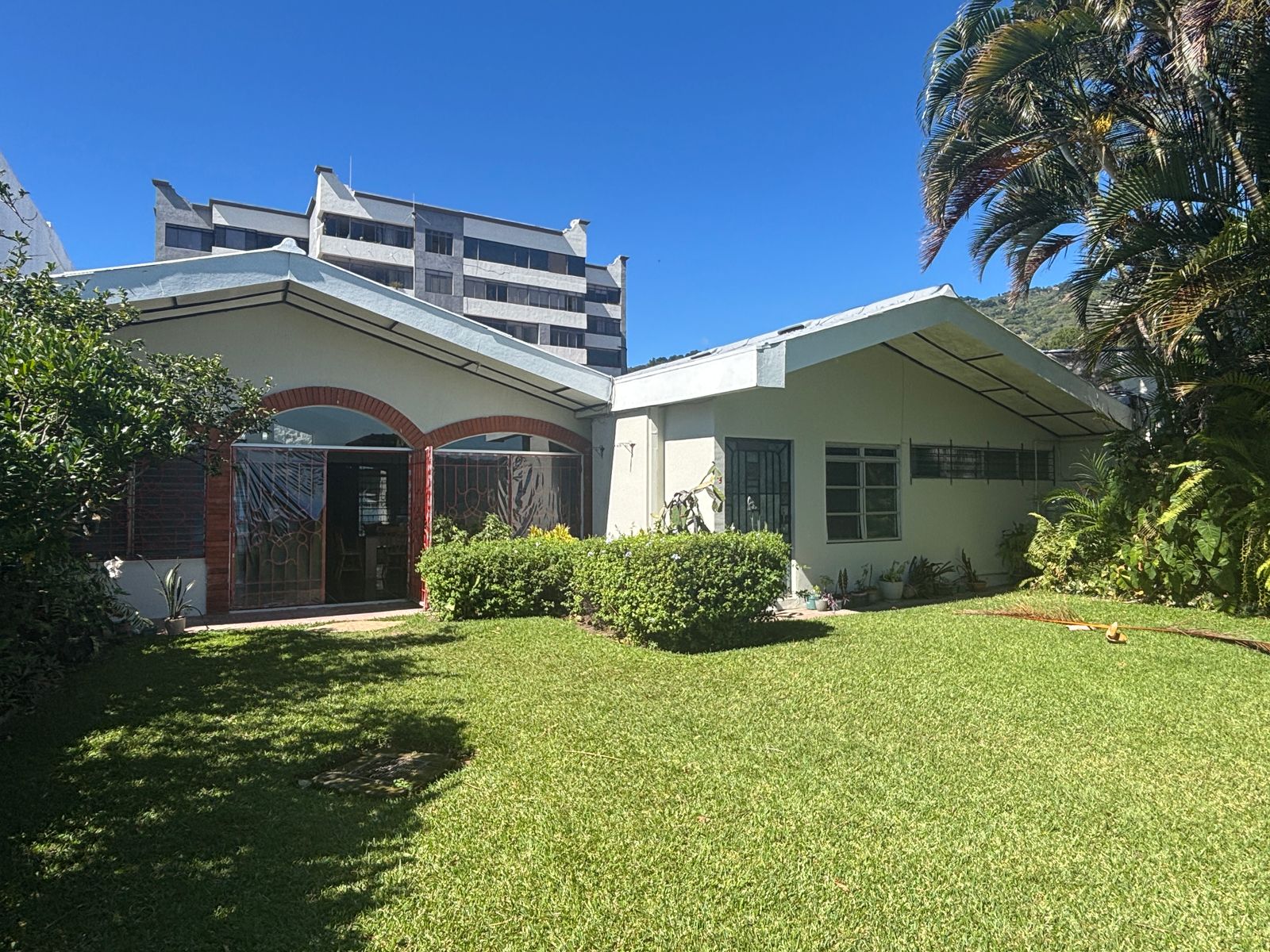 Spacious 4-Bedroom House with Mirador – For Rent in San Salvador - Thumbnail 11