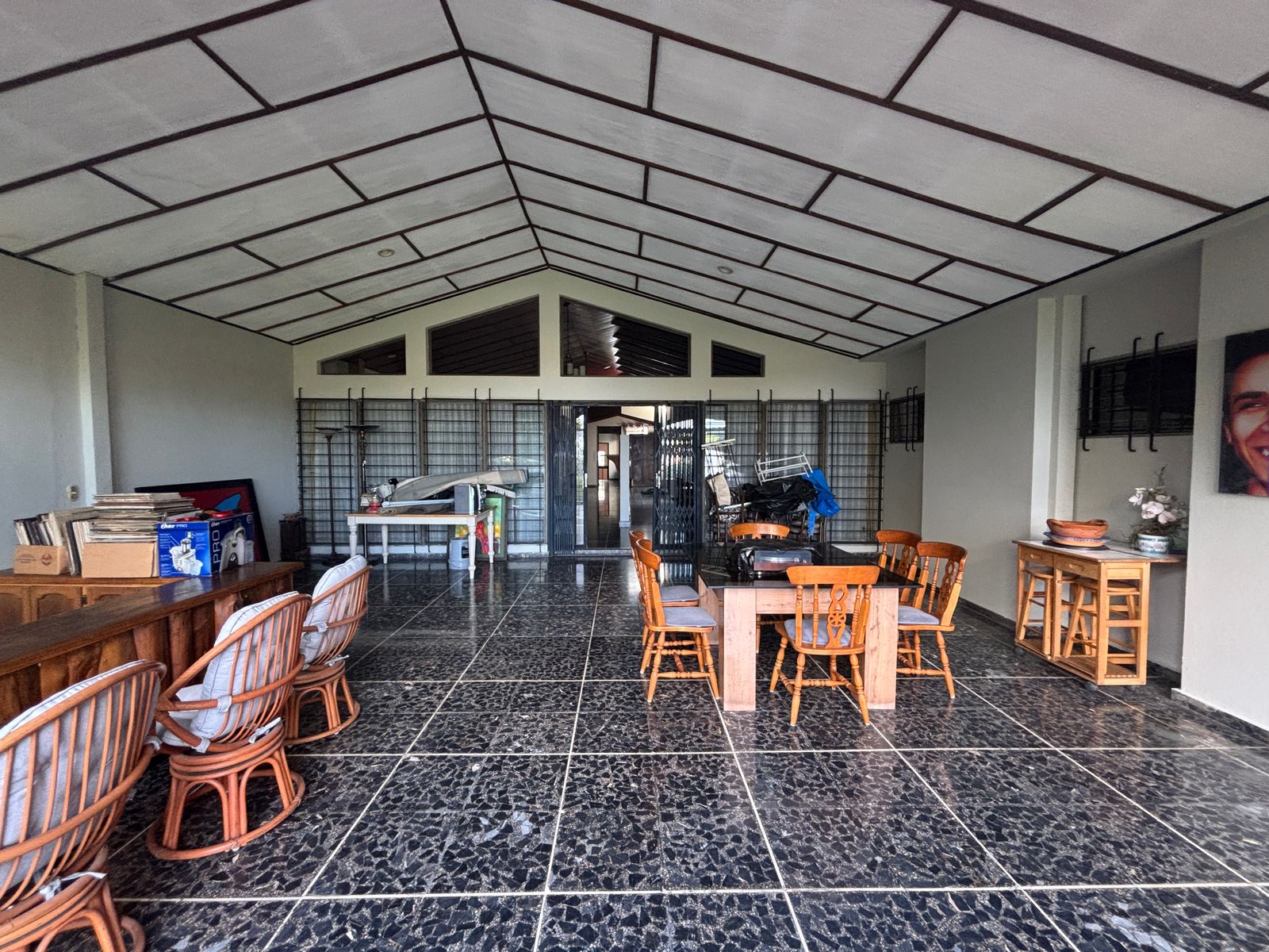 Spacious 4-Bedroom House with Mirador – For Rent in San Salvador - Thumbnail 6