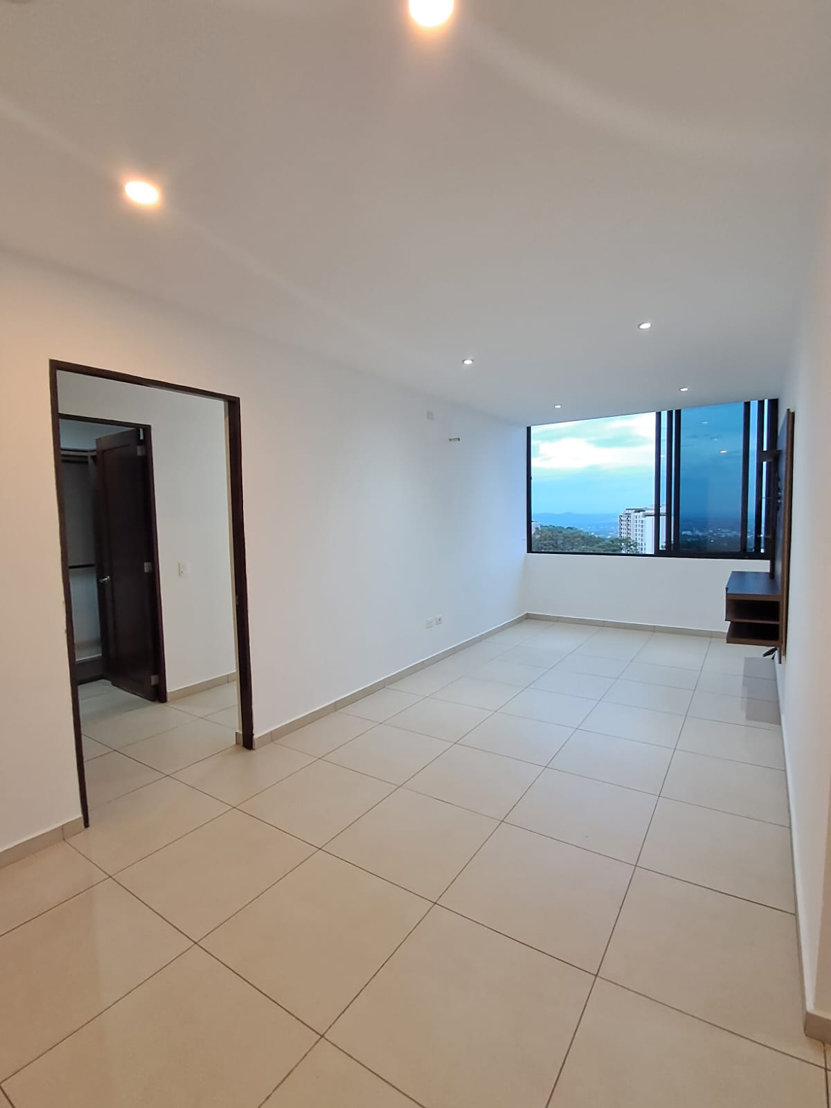 Condo Apartment with City Views – Escalón, San Salvador