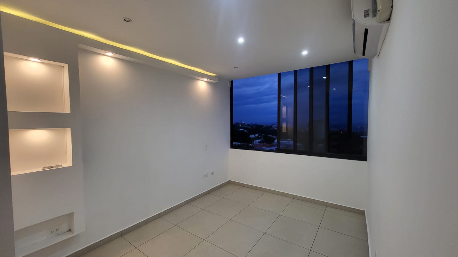Condo Apartment with City Views – Escalón, San Salvador - Thumbnail 5