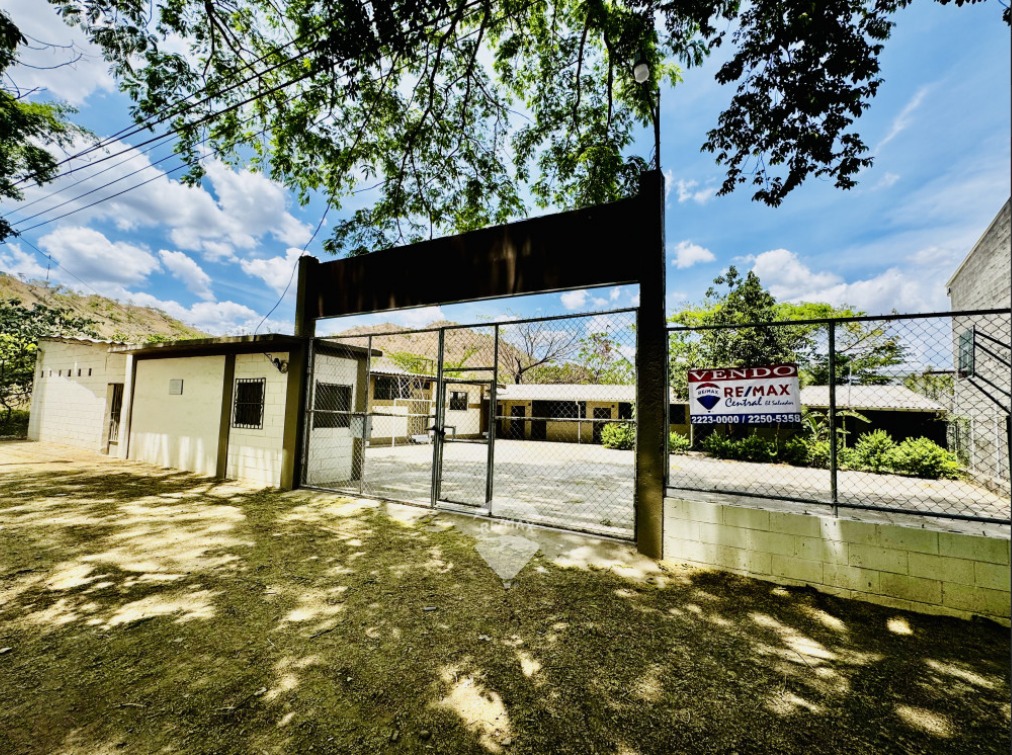 Inmueble en venta para usos mixtos; Norte de Santa Ana