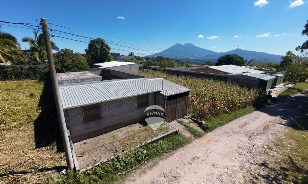 FOR SALE HOUSE OUTSIDE OF COJUTEPEQUE