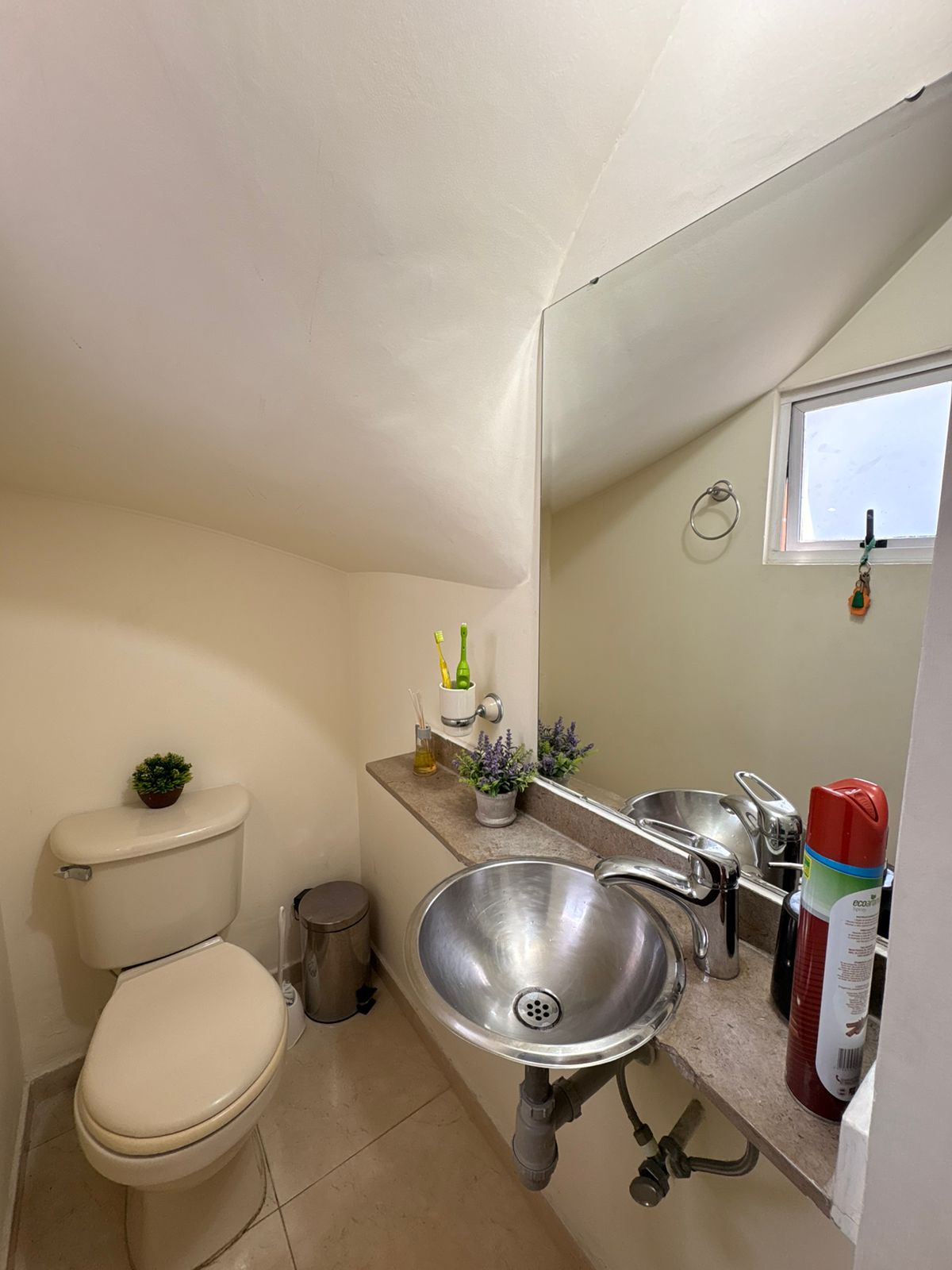 Beautiful and modern three-bedroom house. - Image 13