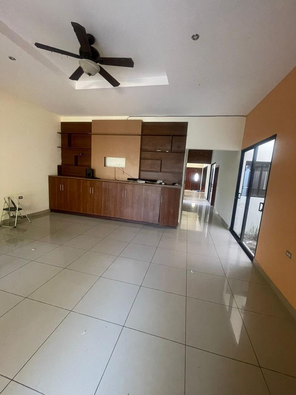 Elegant Family Home in Residencial El Sitio, San Miguel - Image 8