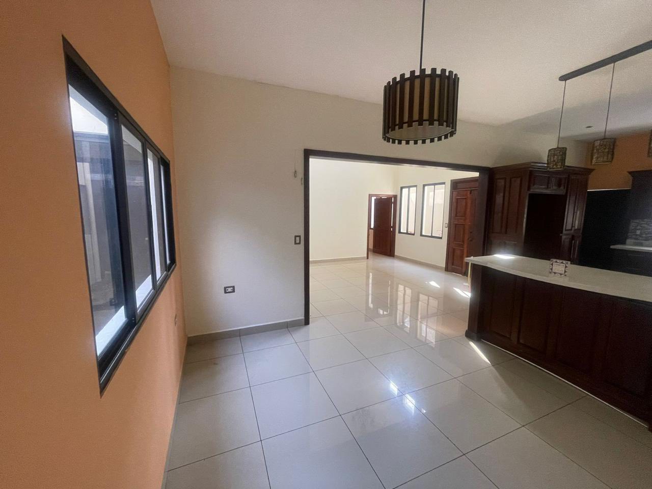 Elegant Family Home in Residencial El Sitio, San Miguel - Image 5