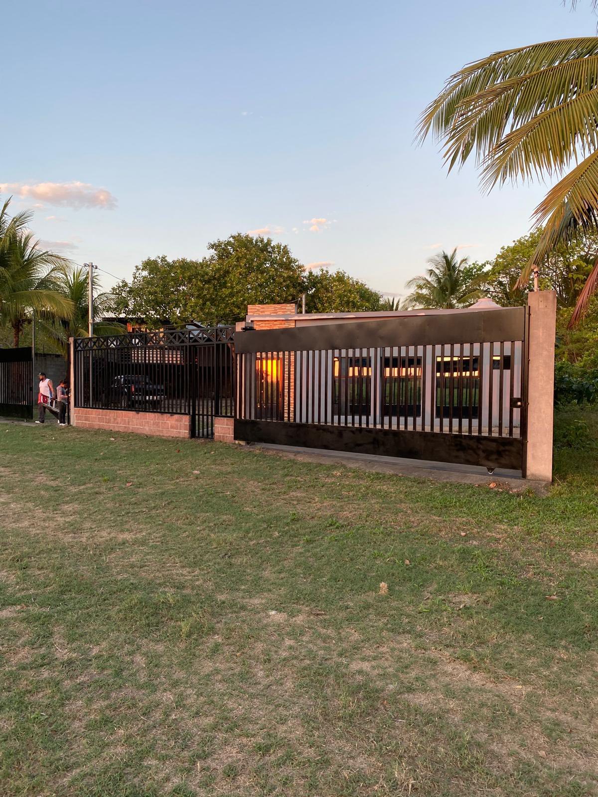 Strategic Commercial Property Near International Airport - Image 4