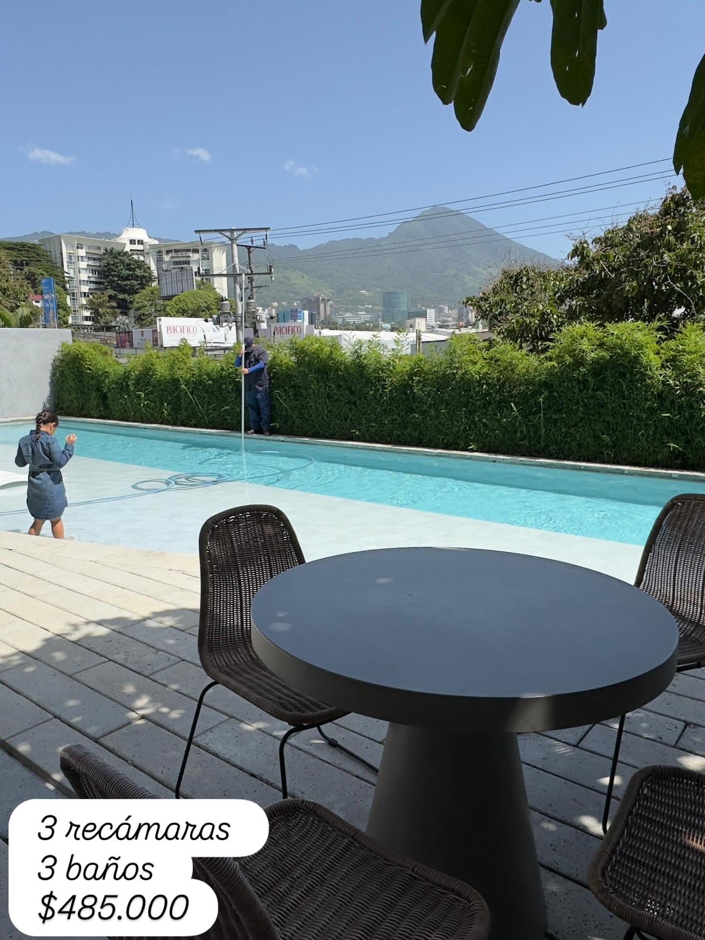 Luxury 3-Bedroom Apartment at Torre Trè Lum - Image 2