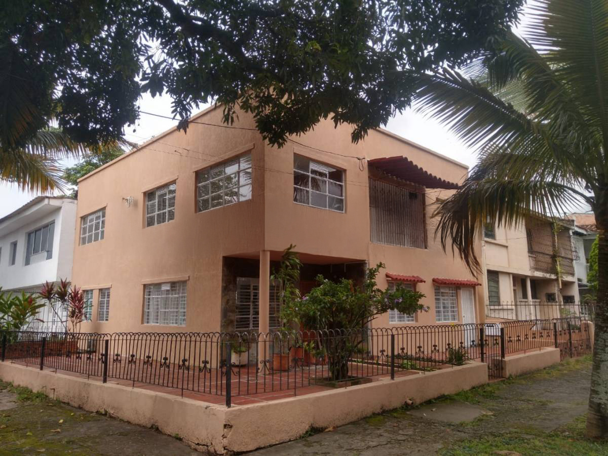 Corner Duplex House – Champagnat, Cali - Image 1