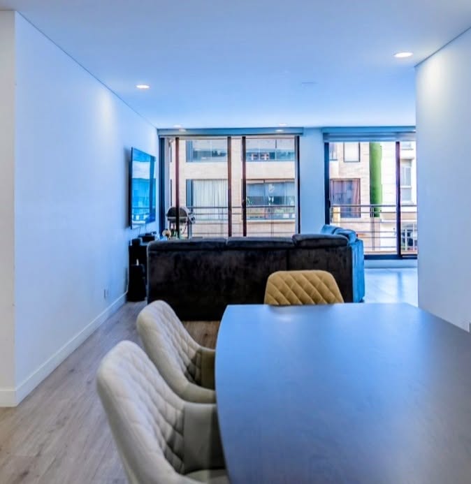 Luxury 2-Bedroom Apartment – El Virrey, Bogotá - Image 9