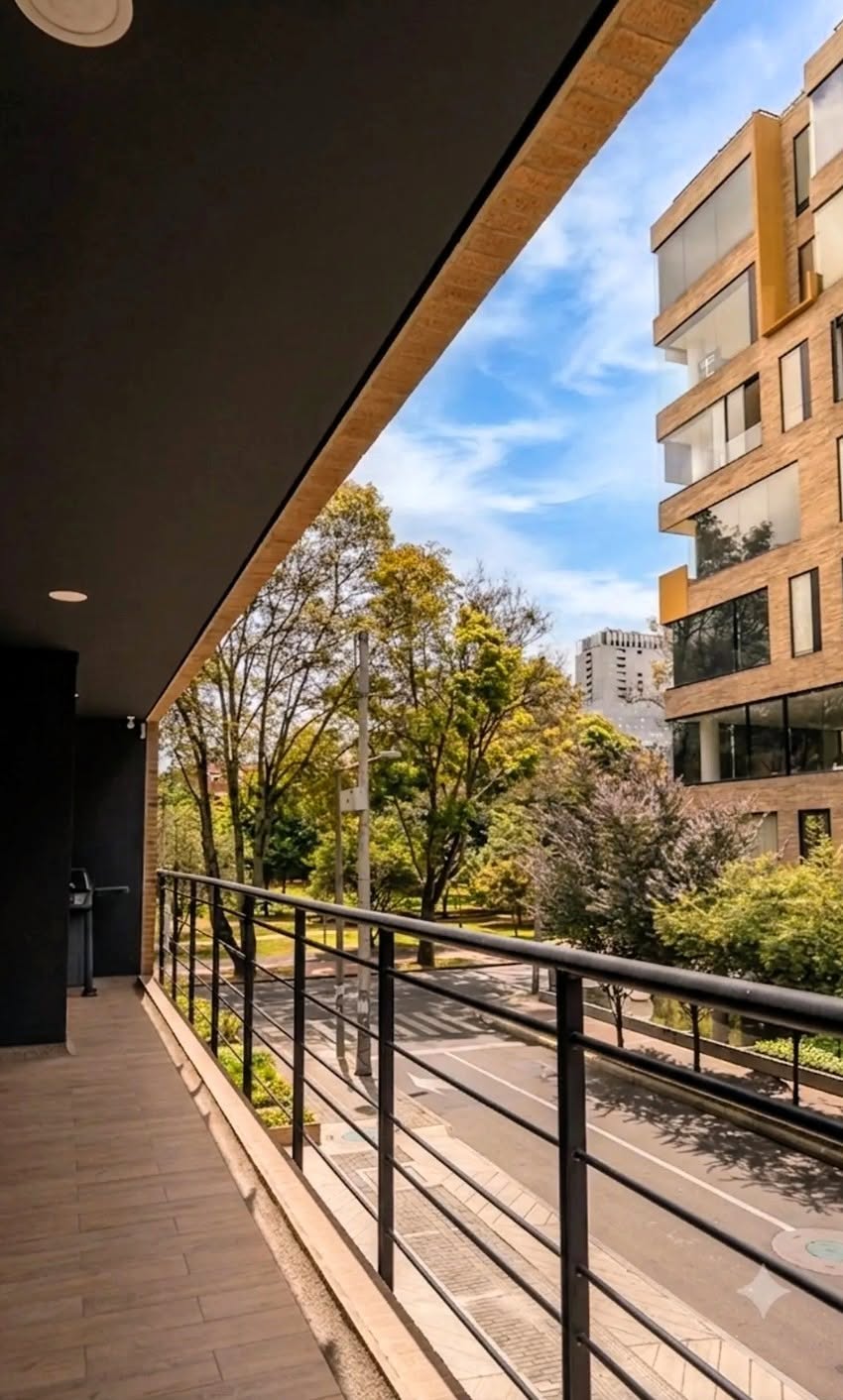 Luxury 2-Bedroom Apartment – El Virrey, Bogotá - Image 1